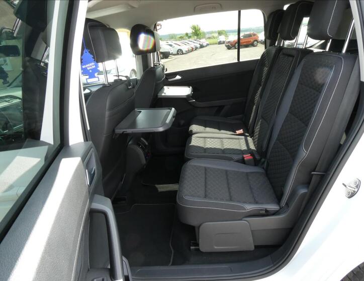 Volkswagen Touran 24