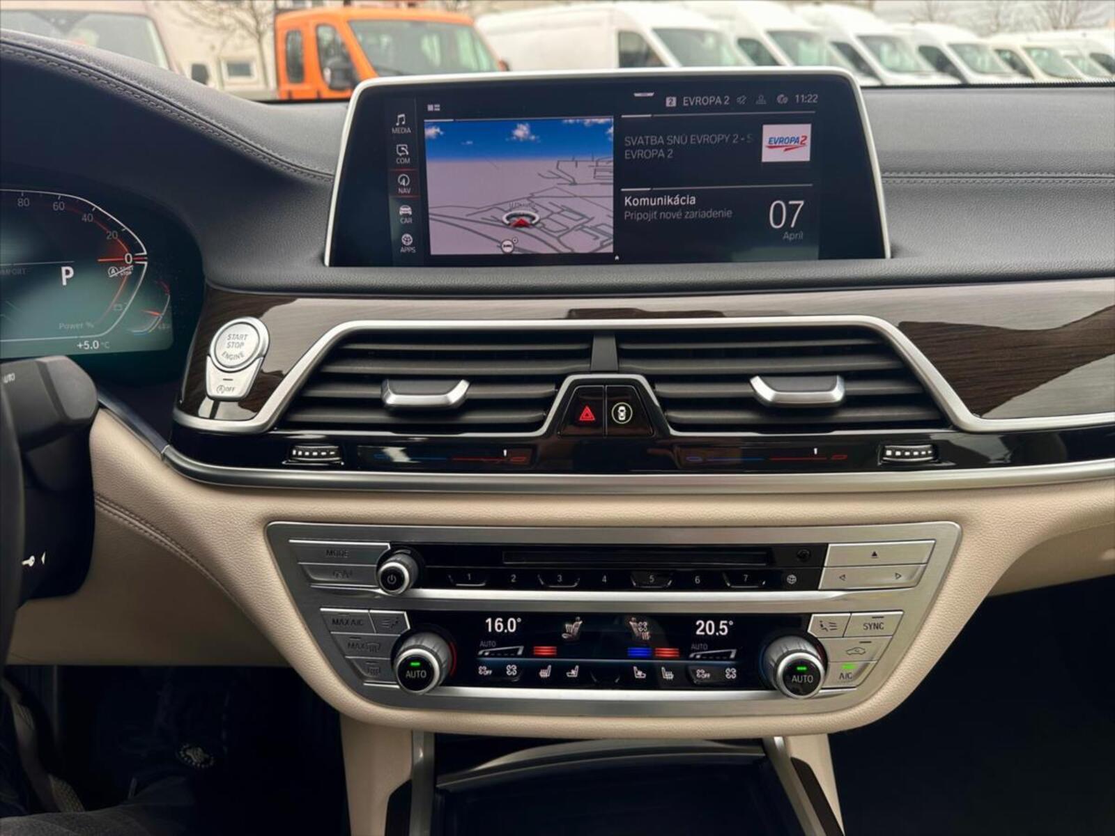BMW Řada 7 28