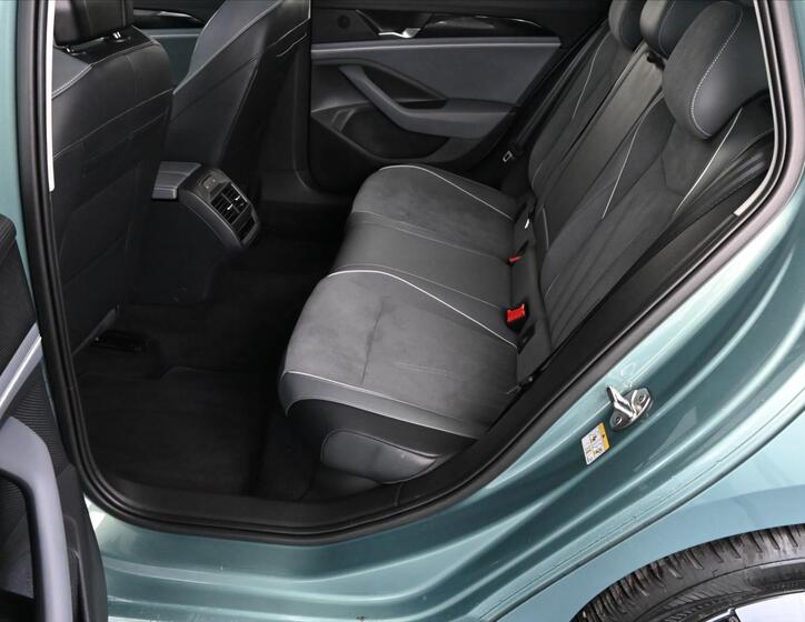 Volkswagen Passat 10