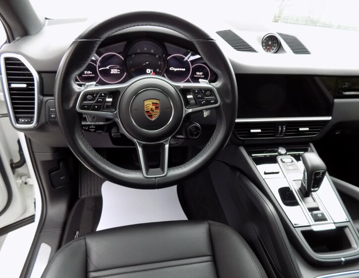 Porsche Cayenne 25