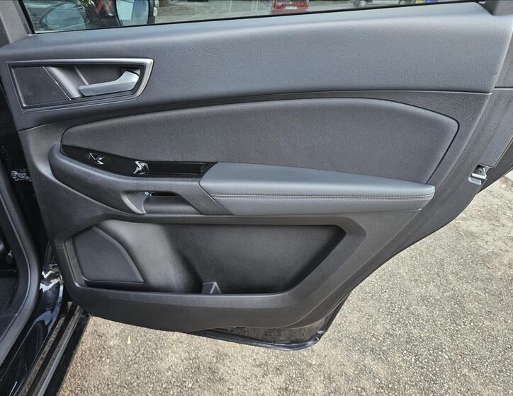 Ford S-MAX 33