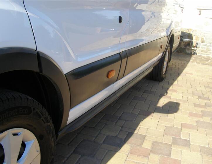 Ford Transit 9