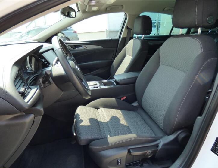 Opel Insignia 12