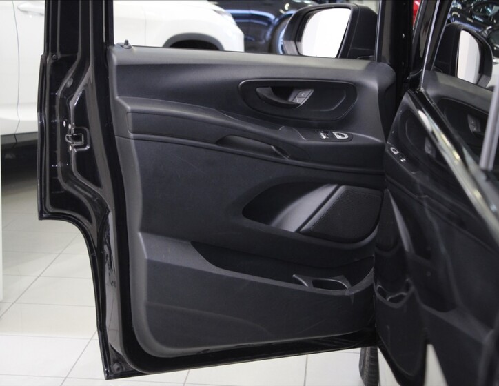 Mercedes-Benz Vito 16