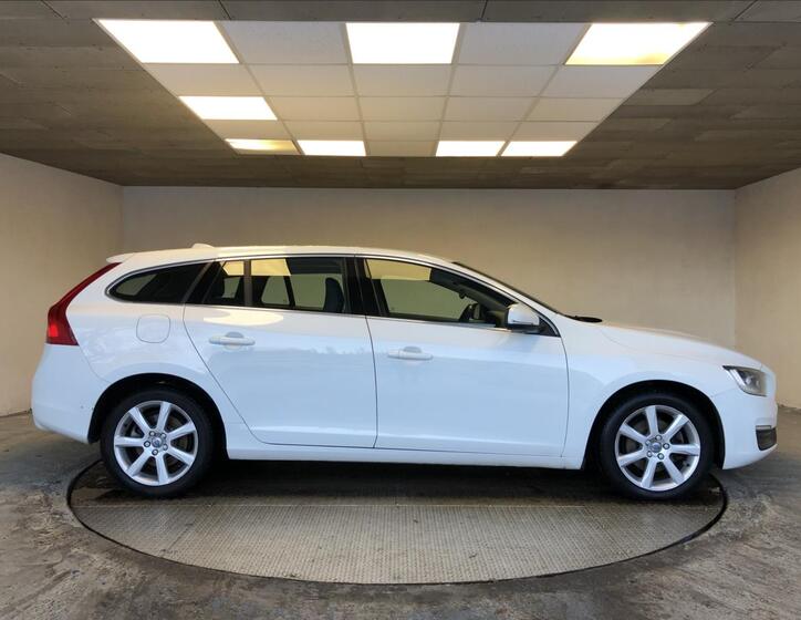 Volvo V60 8
