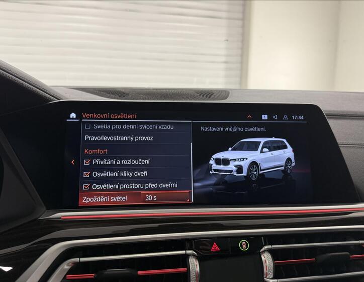 BMW X7 31