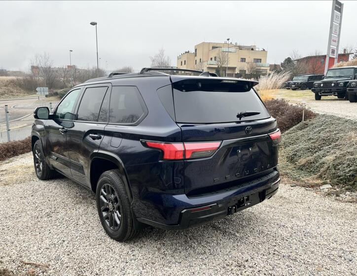 Toyota Sequoia 5