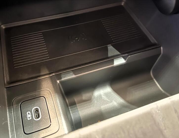 Land Rover Range Rover Velar 28