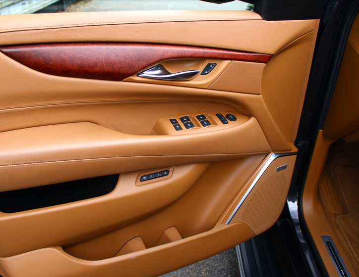 Cadillac Escalade 11