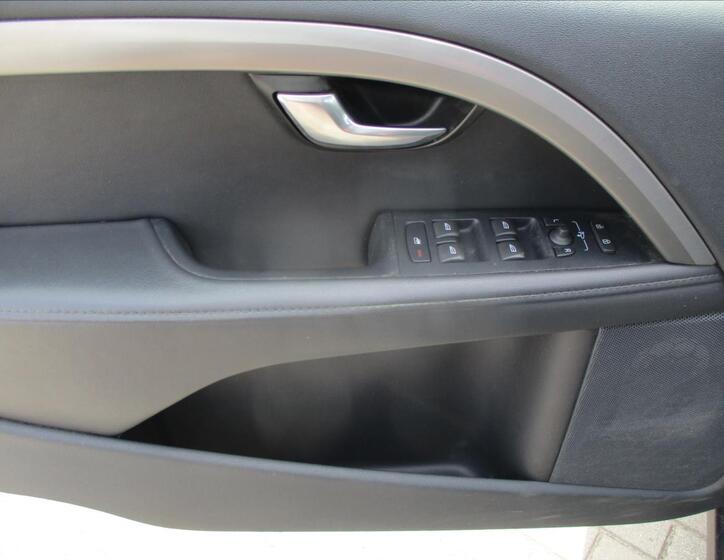 Volvo XC70 22