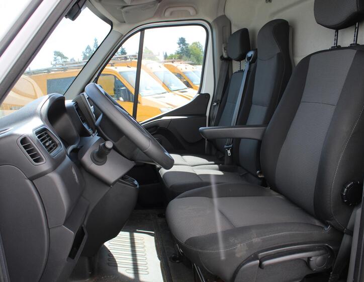Renault Master 9