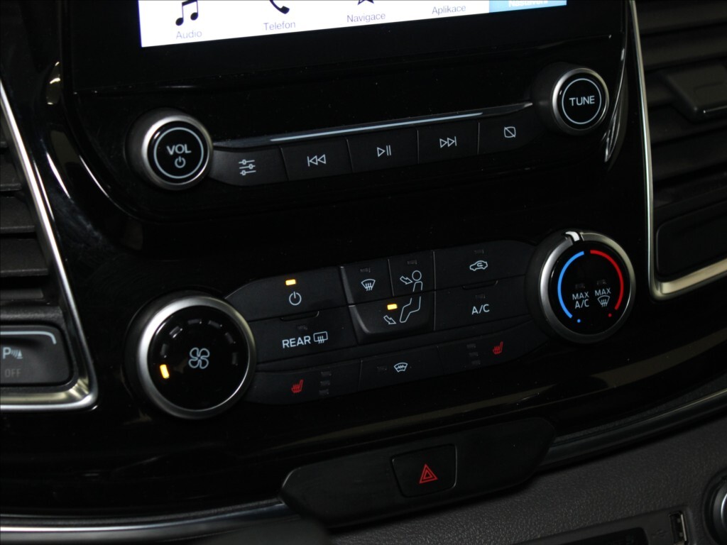 Ford Tourneo Custom 15