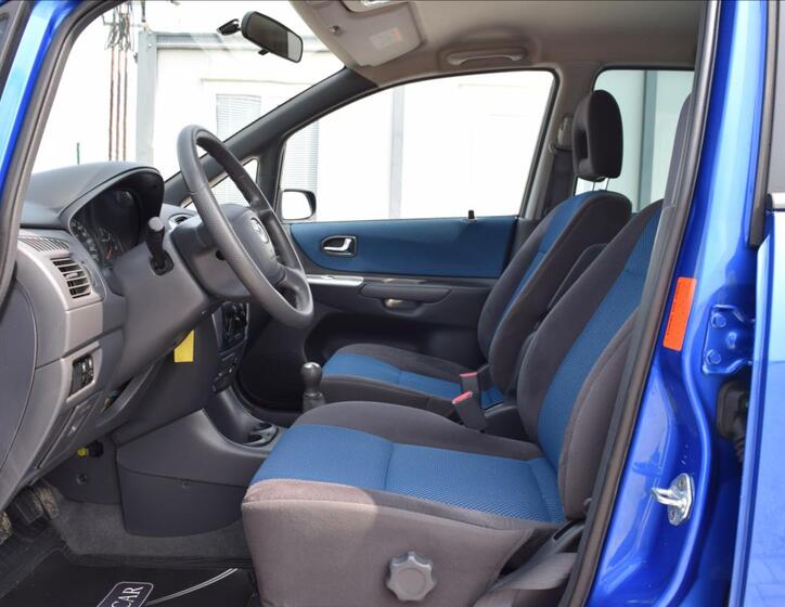 Mazda Premacy 14
