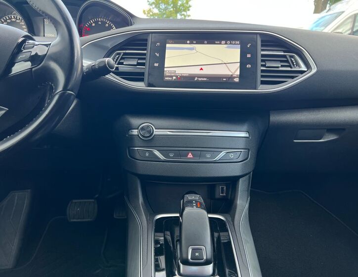 Peugeot 308 11