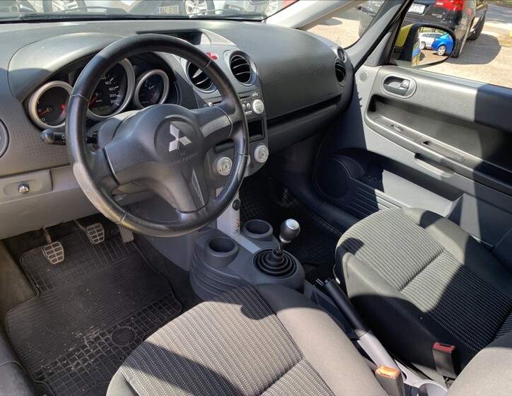 Mitsubishi Colt 10