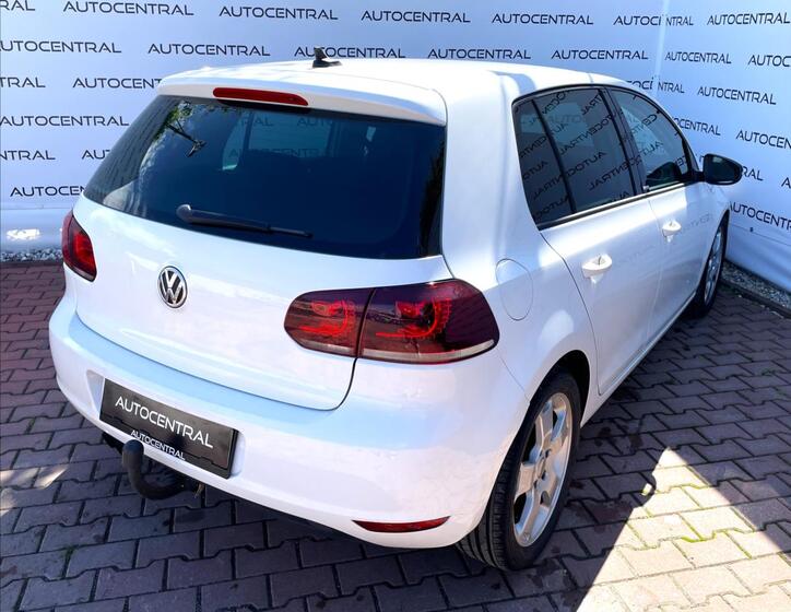 Volkswagen Golf 10