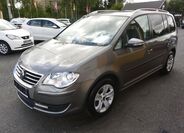 Volkswagen Touran 1