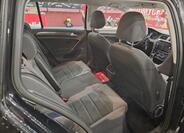 Volkswagen Golf 9
