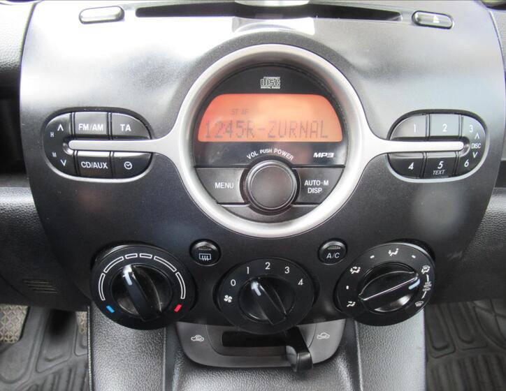 Mazda 2 15