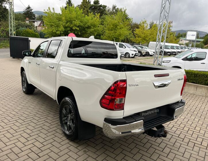 Toyota Hilux 4