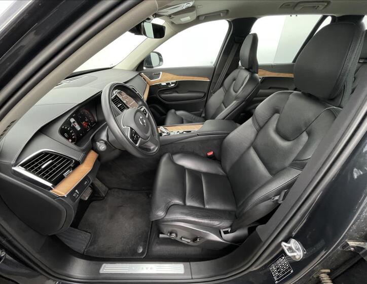 Volvo XC90 4