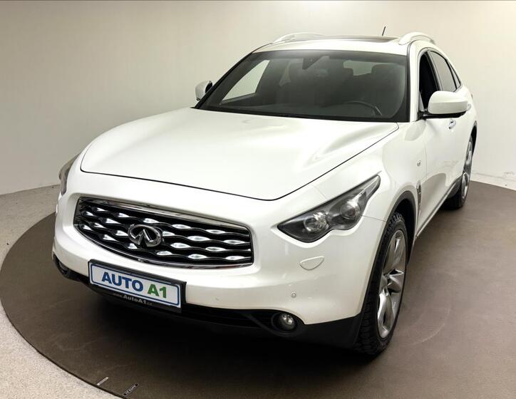 Infiniti FX30 1