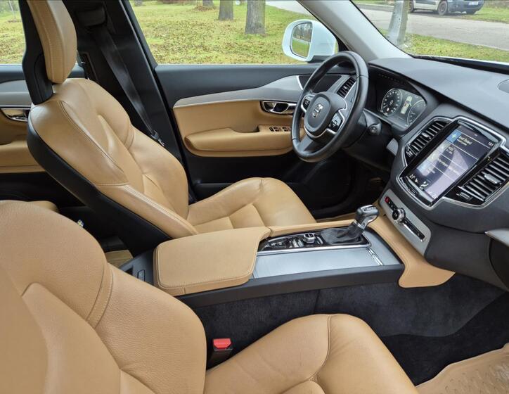 Volvo XC90 14