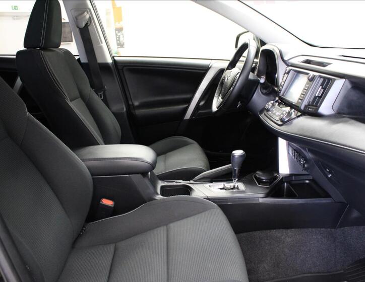 Toyota RAV4 12