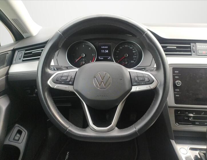 Volkswagen Passat 11