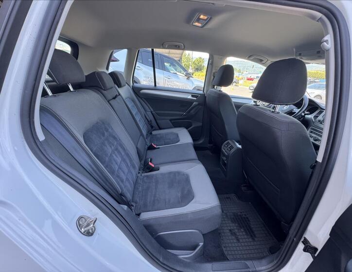Volkswagen Golf 13
