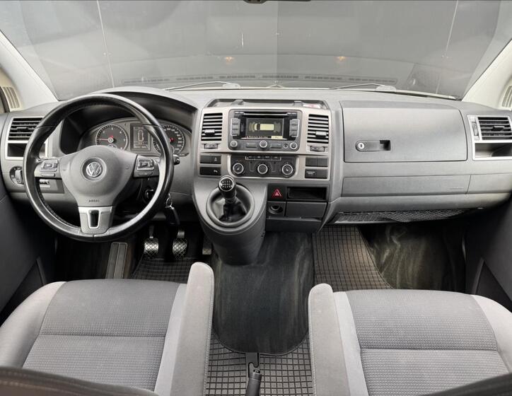 Volkswagen Multivan 12