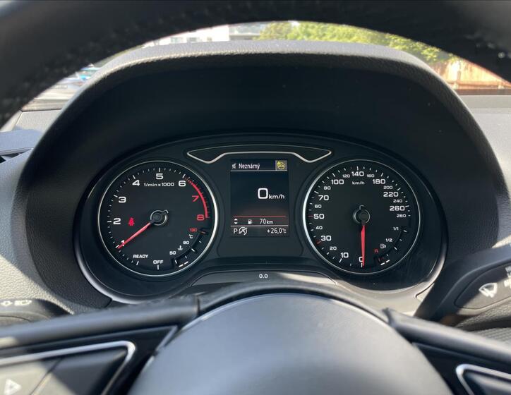 Audi Q2 9
