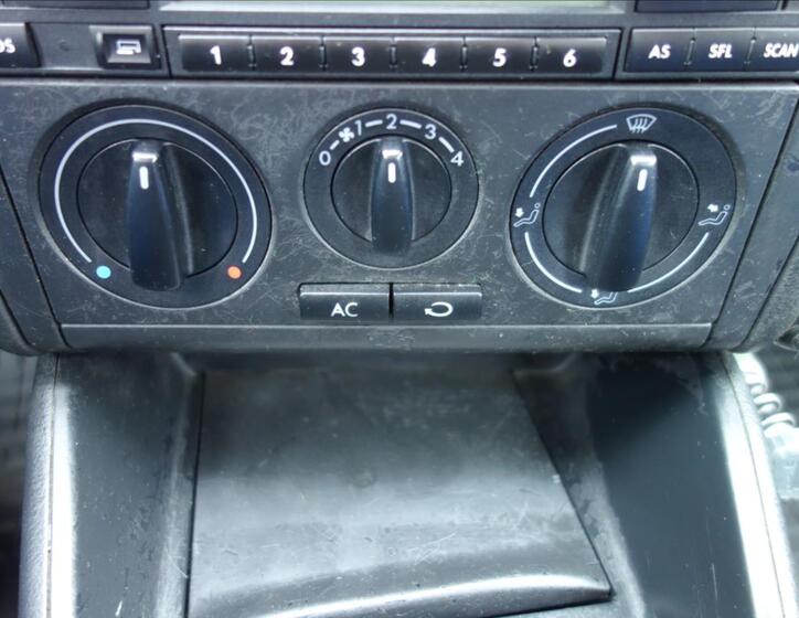 Volkswagen Golf 21
