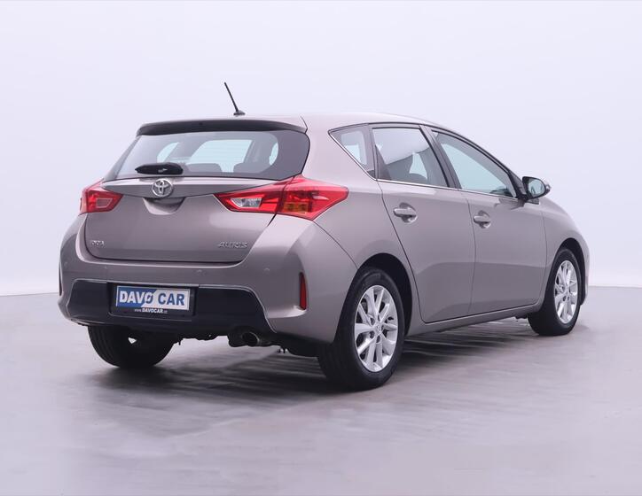 Toyota Auris 7