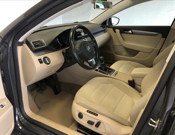 Volkswagen Passat 11