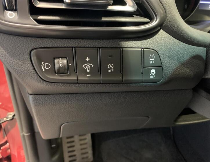 Hyundai i30 25
