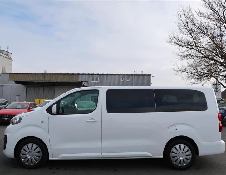 Peugeot Traveller 6
