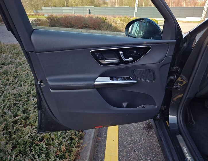 Mercedes-Benz GLC 8