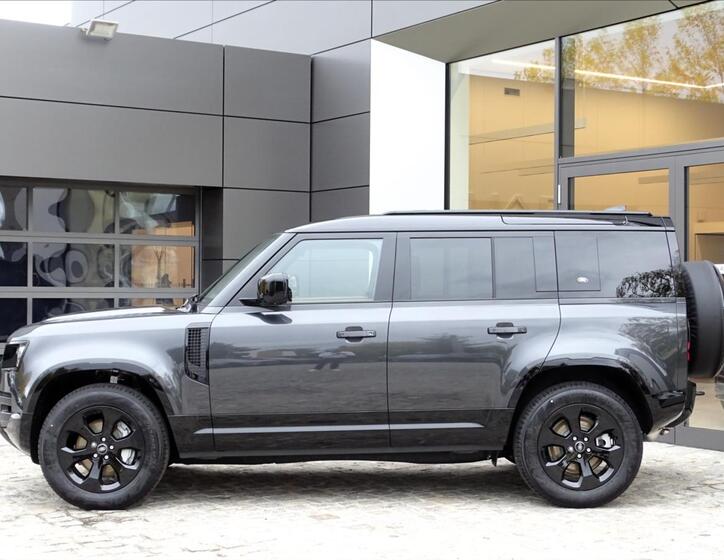 Land Rover Defender 2
