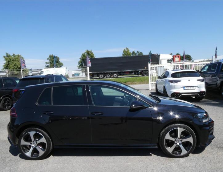 Volkswagen Golf 53