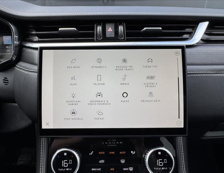 Jaguar F-Pace 17