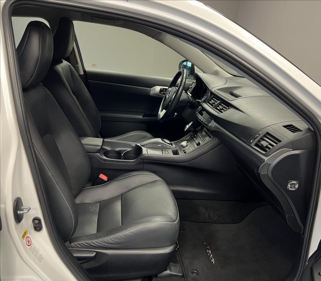 Lexus CT 200h