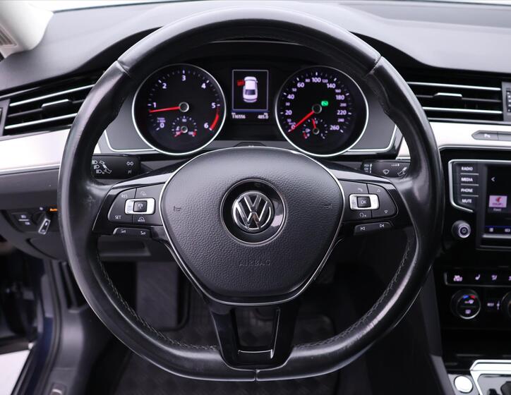 Volkswagen Passat 19