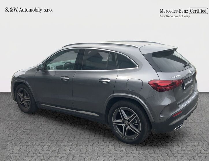 Mercedes-Benz GLA 12