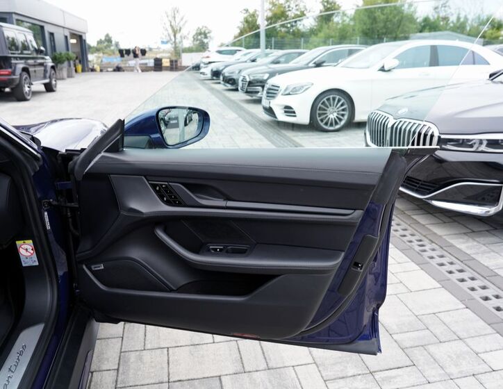 Porsche Taycan 22