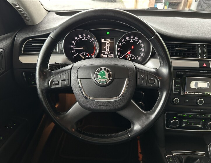Škoda Superb 11