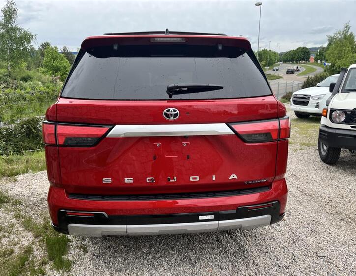 Toyota Sequoia 6