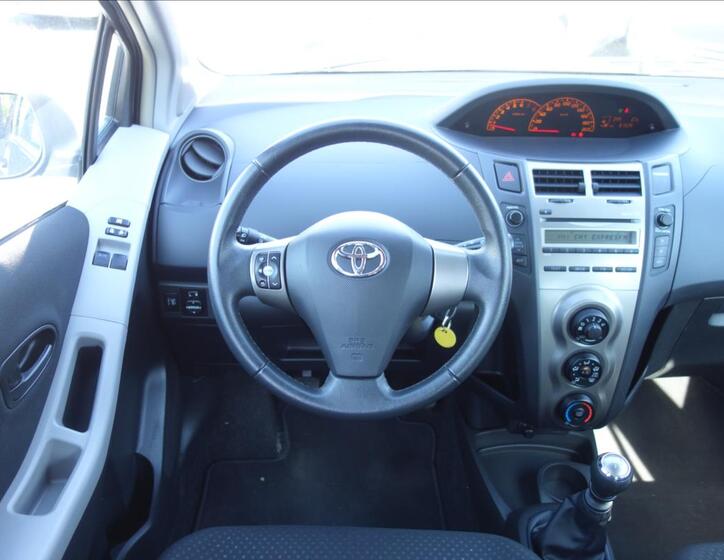 Toyota Yaris 17