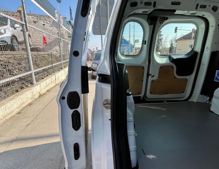 Ford Transit Courier 42