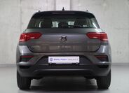 Volkswagen T-Roc 6